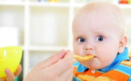 Bebeklerde Tamamlayıcı Beslenme